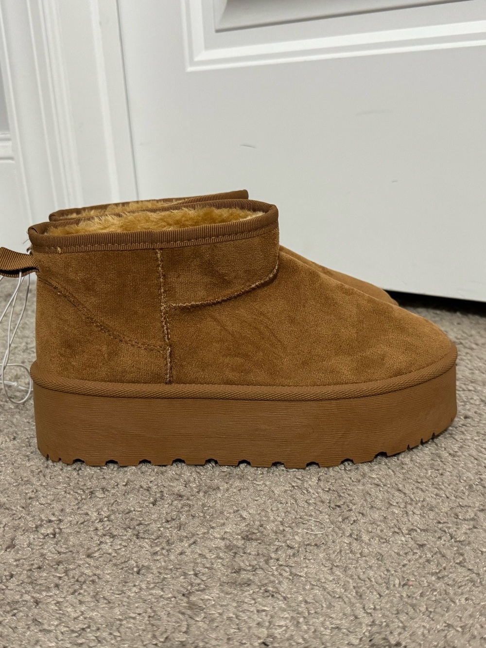 Great Mudd size 7 brown faux fur pull on mini platform boots new